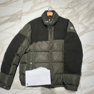 Moncler vinterjacka  - Moncler vinterjacka  Storlek 6, motsvarar XL Skick 8-9/10 