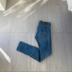 Replay jeans  - Säljer nu dessa replay jeans, skriv för fler bilder/frågor🙌🏼