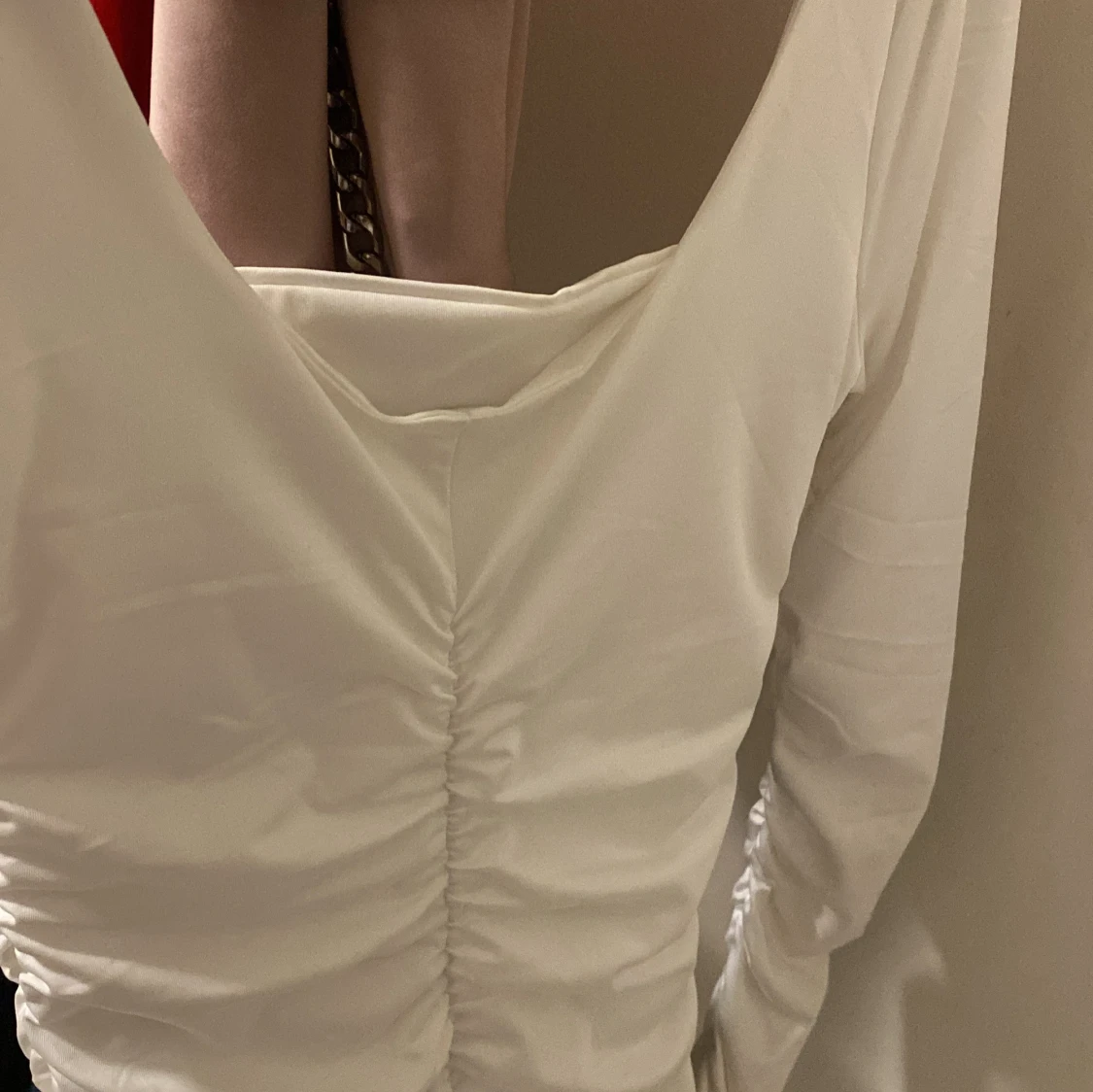 Vit kortklänning med öppen rygg - 91