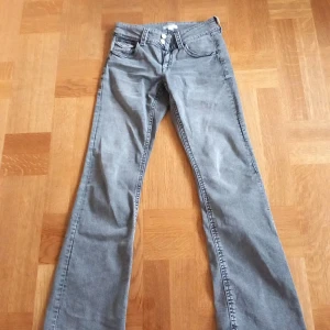Grå jeans gina young strl 170 - 170  Nyskick Lågmidjade  Booutcout 