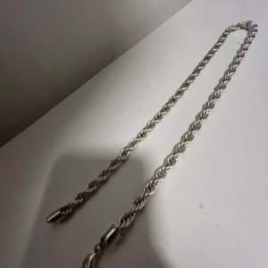 Silver cordell halsband fick som present