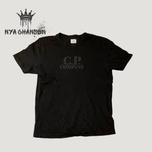 Svart t-shirt från C.P. Company - Skick 8/10, nypris 900ish