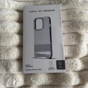 Ideal of Sweden skal - Ideal of Sweden skal till IPhone 15 Pro. Helt nytt. Nypris 449kr