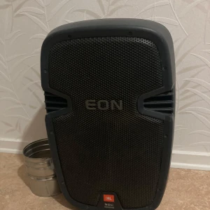 JBL EON 515 - Nypris 76000 för två.   