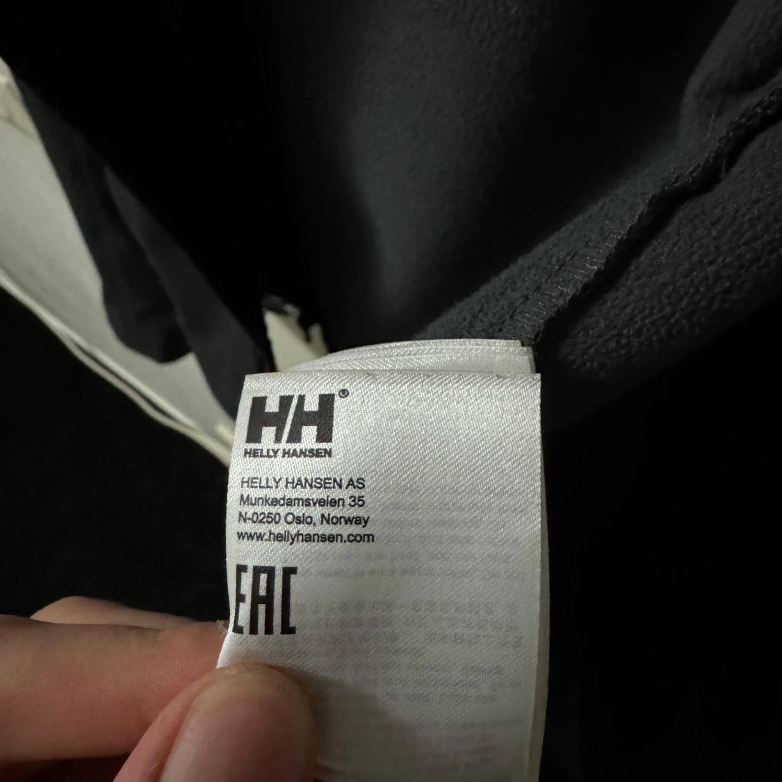 Svart jacka från Helly Hansen - 92