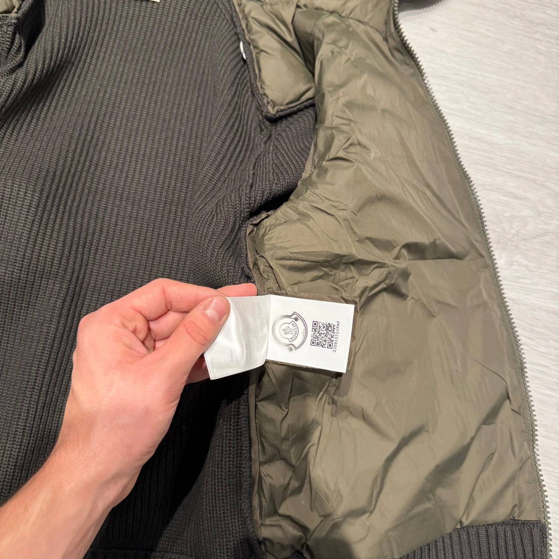 Moncler Cardigan - 92