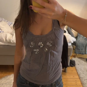 Grått linne - Skitsnyggt grått linne