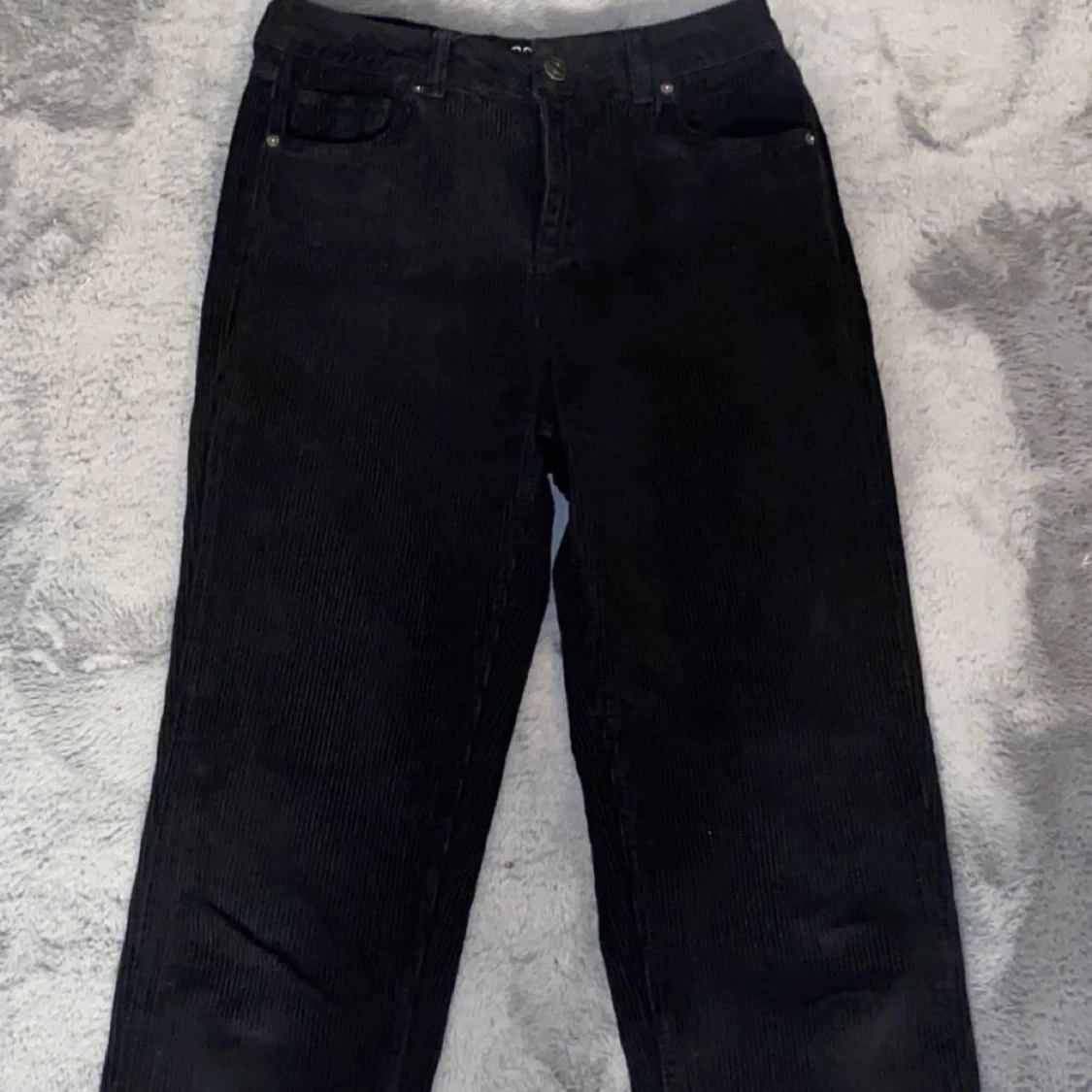 Svarta manchesterbyxor från BDG