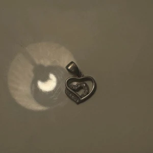 silver hjärta hängsmycken  - silver 925. Säljer även halsband till på profilen!