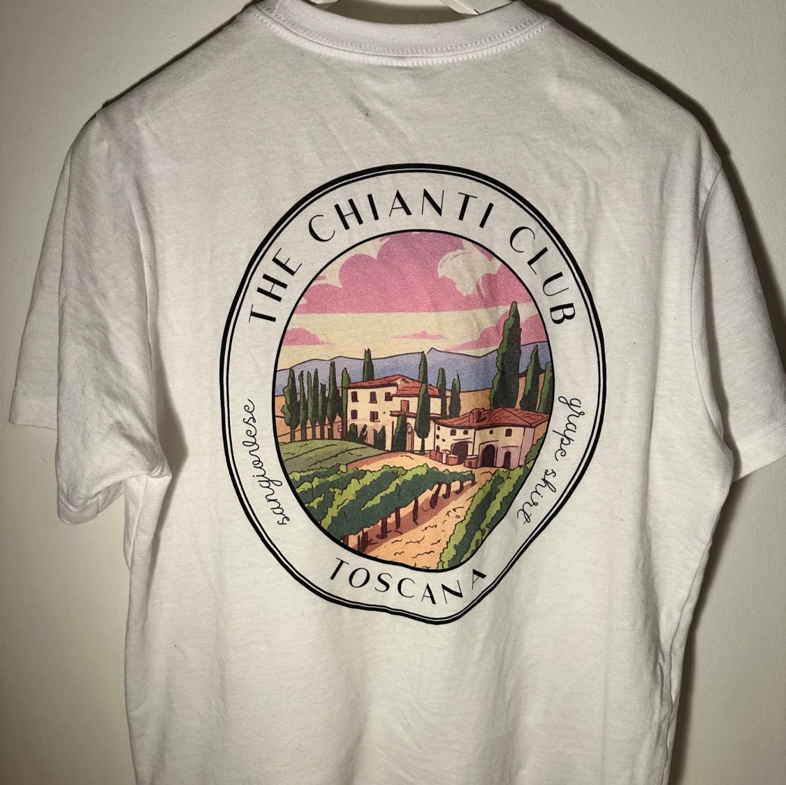 Vit t-shirt med Toscana-tryck