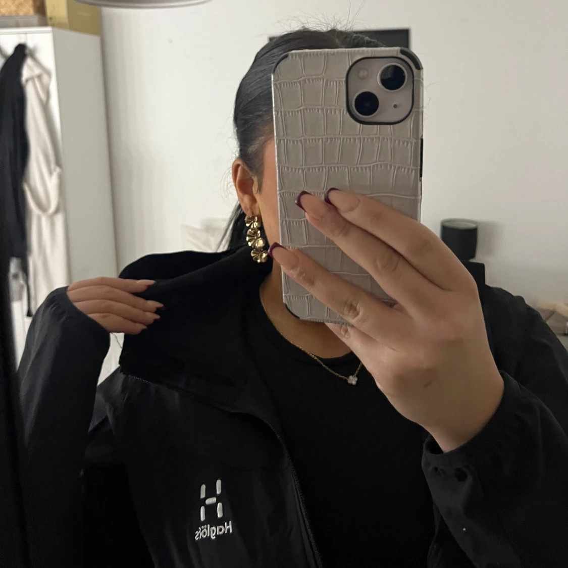 Svart jacka från Haglöfs - 91