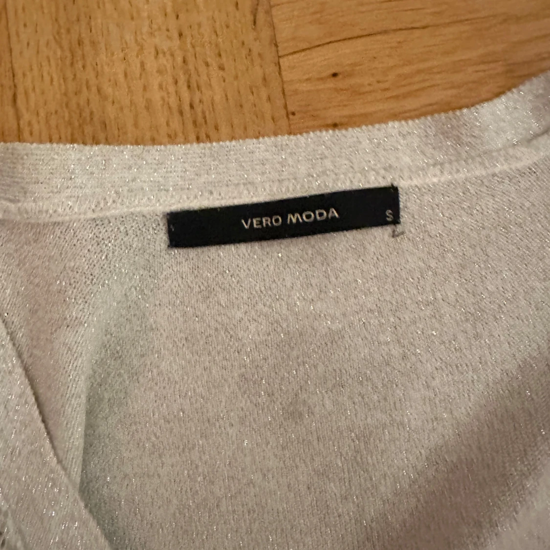 Grå glittrig kofta från Vero Moda - 92