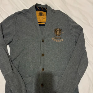 Morris Cardigan - Snygg Morris Cardigan i topp skick