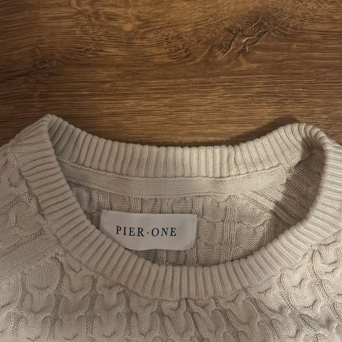 Vit stickad tröja från Pier One - 91