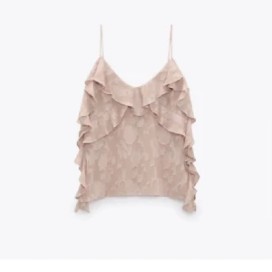 Rosa zara linne  - Säljer detta dina linne då det inte passar mig så bra, nästan aldrig andvänd, den säljs inte från zara längre, storlek xs men passar även S💞