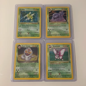 Pokémon kort - Scyther, Muk, Dark Arbok, Venomoth - Vintage Pokémon kort.  Alla kort på bilden är holografiska och äkta. Skick enligt bilder.