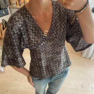 Topp - SUPERSNYGG topp