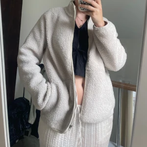 Teddyjacka 🧸 - Säljer mina jättefina älskade teddyjacka från Oysho🧸