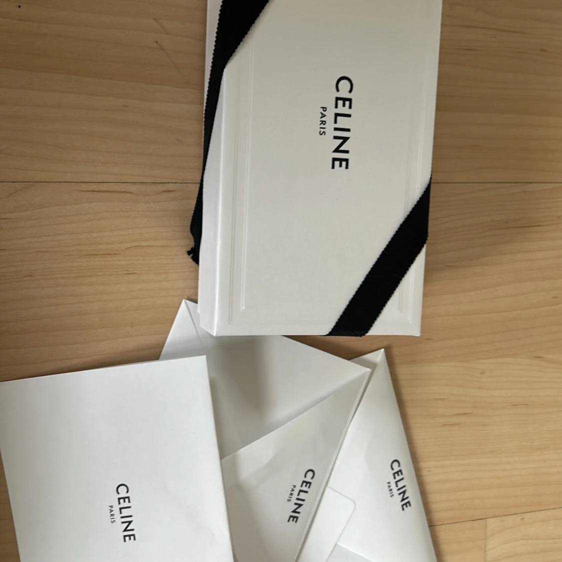 Splitternya Celine triomphe brunfläckiga 01 - 92