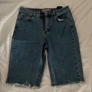 Pieces denim shorts - Shorts i bra skick