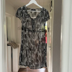 Klänning - Strand klänning eller en cover up perfekt för stranden. Villig att prata pris 💞