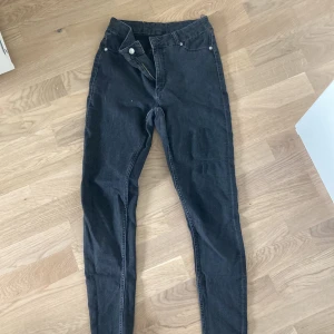 Cheap Monday jeans  - Ett par använda jeans i bra skick, kan diskutera priset 