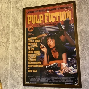 Pulp fiction Affisch  - 50x70cm, ram exkluderad . Upphämtning; ingen frakt