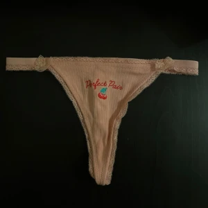 Trosa från lounge  - Trosa från lounge, oanvänd, g-string, storlek Xs 