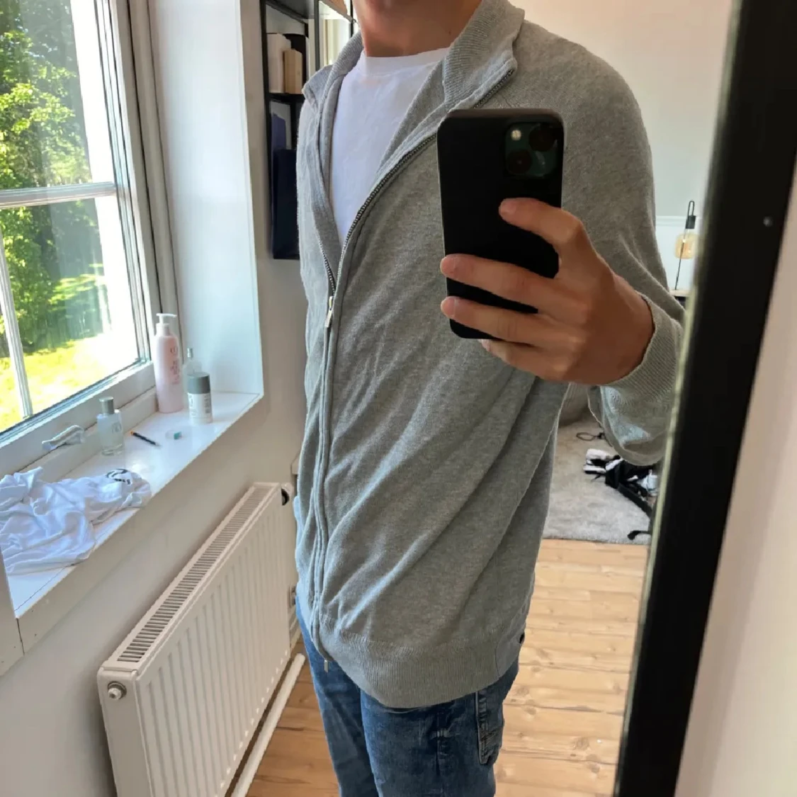 Grå kofta med dragkedja - 1