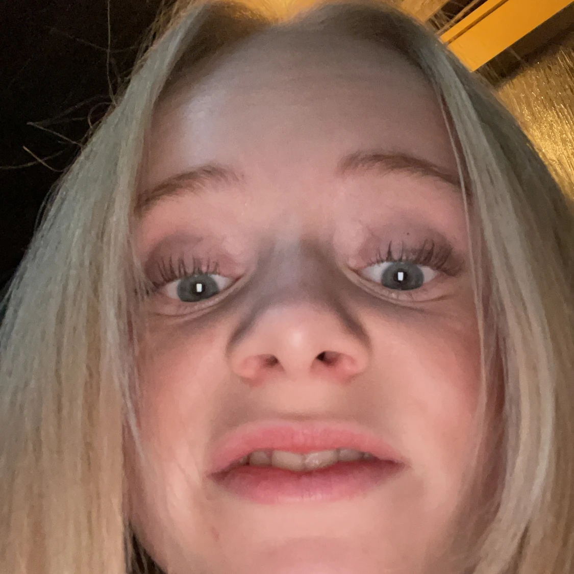 Blå och grå leksakstraktor - 4