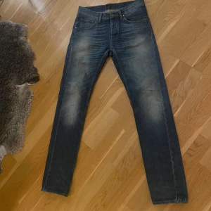 Tiger of Sweden jeans - Snygga blå tiger of Sweden jeans. Har en slim passform. Tar emot byten