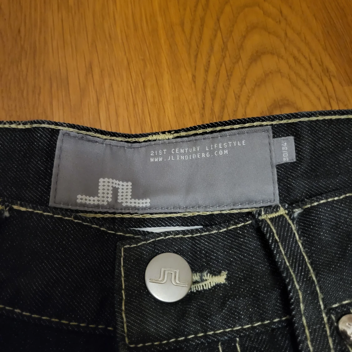 Svarta jeansbyxor från J.Lindeberg - 2