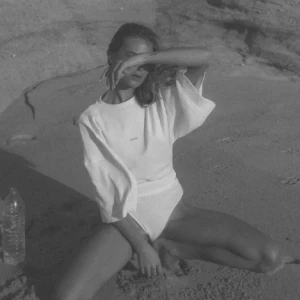 Arakii Fuji T-shirt White - Säljer min Fuji T-shirt i vit från Hanna Schönbergs märke Arakii. I storlek XS