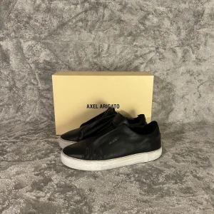 Axel arigato - Feta skor axel arigato ny pris 2599kr fel fria