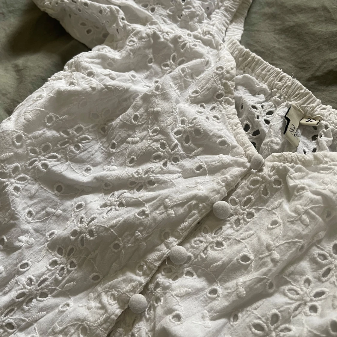 Vit blus från Nelly - 1