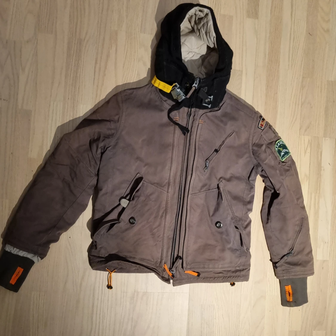 Brun jacka från Parajumpers