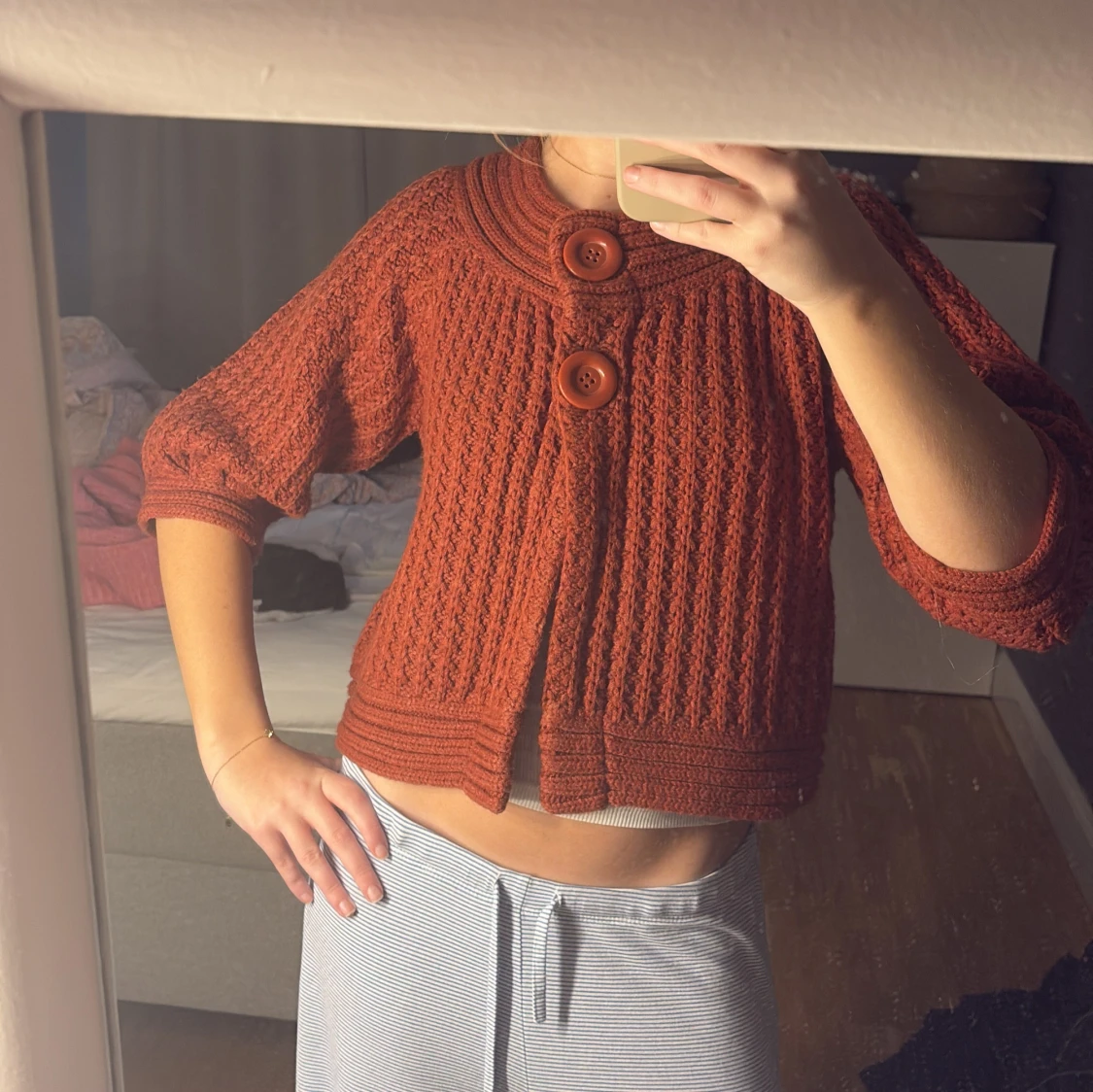 Rostfärgad stickad kofta - 1