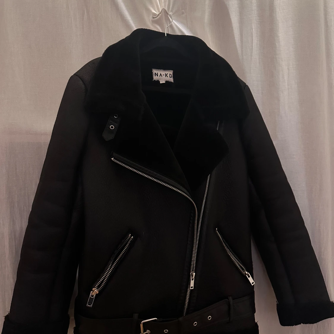 Svart jacka från NA-KD - 3