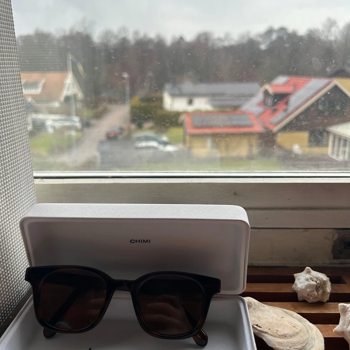 Bruna solglasögon från Chimi