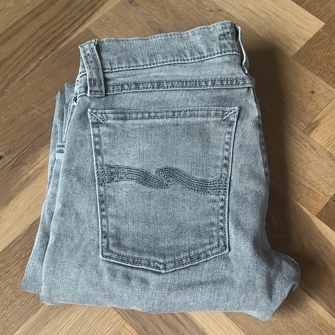 Gråa Nudie jeans - 1