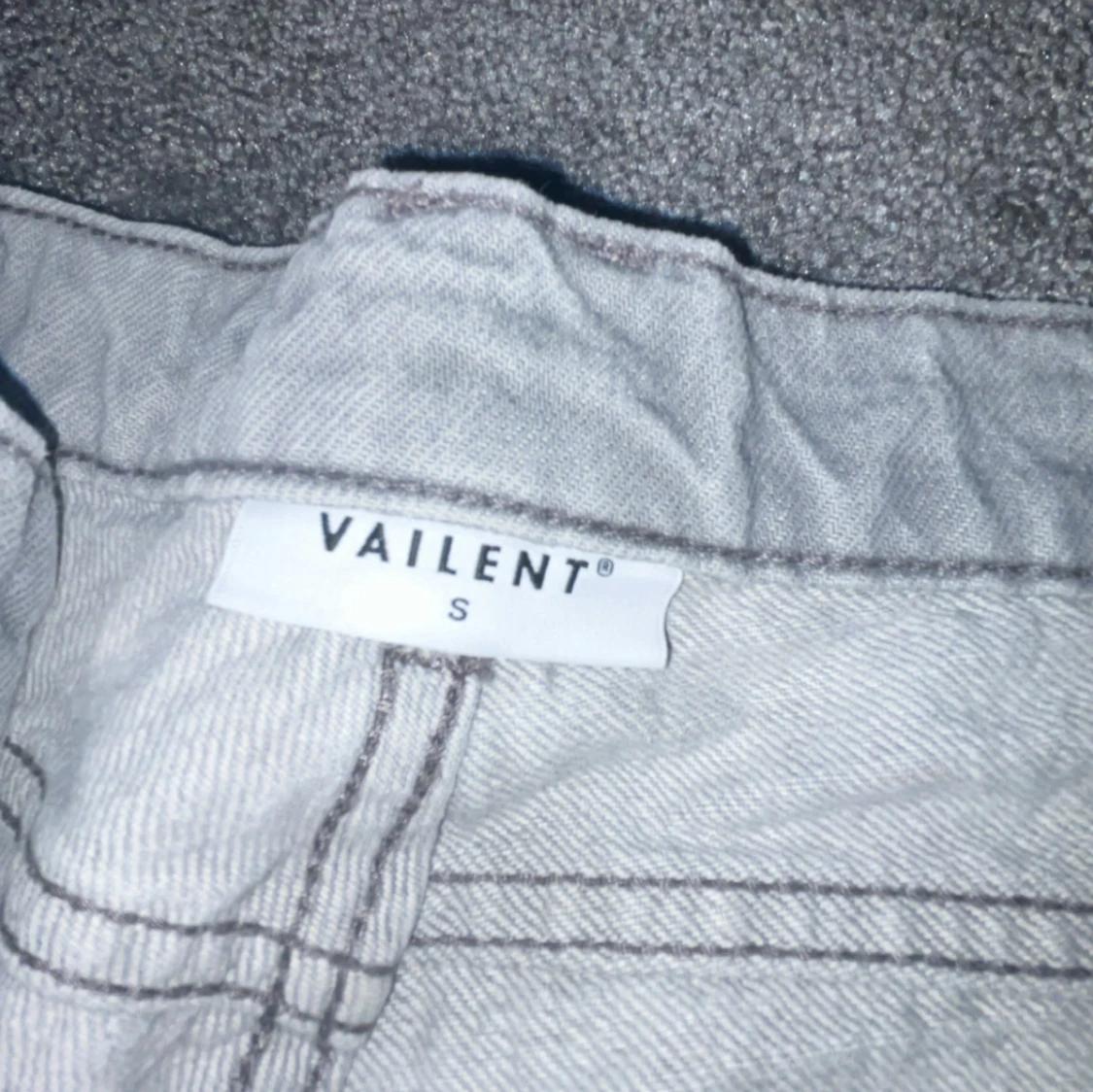 Ljusgrå jeans från Vailent - 2