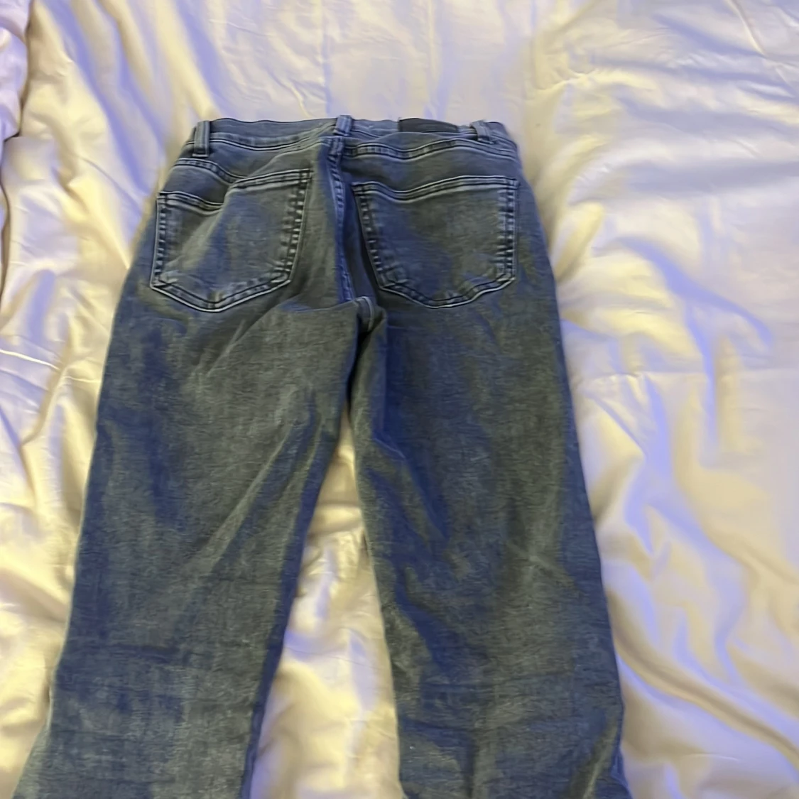 Grå jeans från ginatrocot - 1