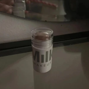 Milk Bronzer Baked - säljer min helt nya och oanvända milk bronzer som jag inte ens testat då jag råka köpa två❤️