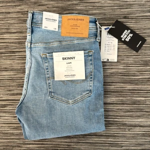 Jack&Jones skinny Liam Jeans - Helt nya - aldrig använda, bara provade. W31 L30  Lite små i storleken enligt mig. 