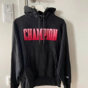 Champion hoodie - Bra skick!