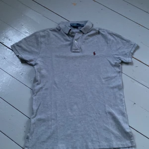 Polo piké  - Polo piké 8/10 skick storlek s     