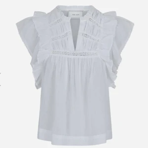 Söt Neo Noir blus🤍 - Intressekoll på min supersöta Neo Noir blus i storlek S❤️ Skriv för frågor och funderingar❤️