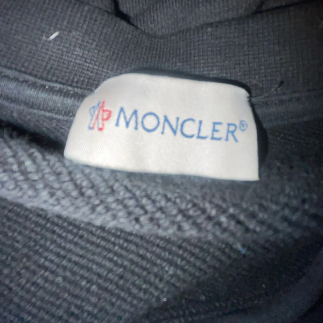 Moncler tröja/jumper i storlek M 800kr - 92