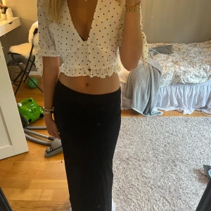 Zara blus - Jättesöt topp/blus från zara aldrig använd😇😇😇