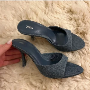 Zara klackar - Helt oanvända klackar från zara, köpta för 400💕